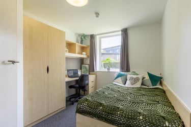 1 bed house, De Walden Way, City Centre, Bradford, BD71BD - Image 6